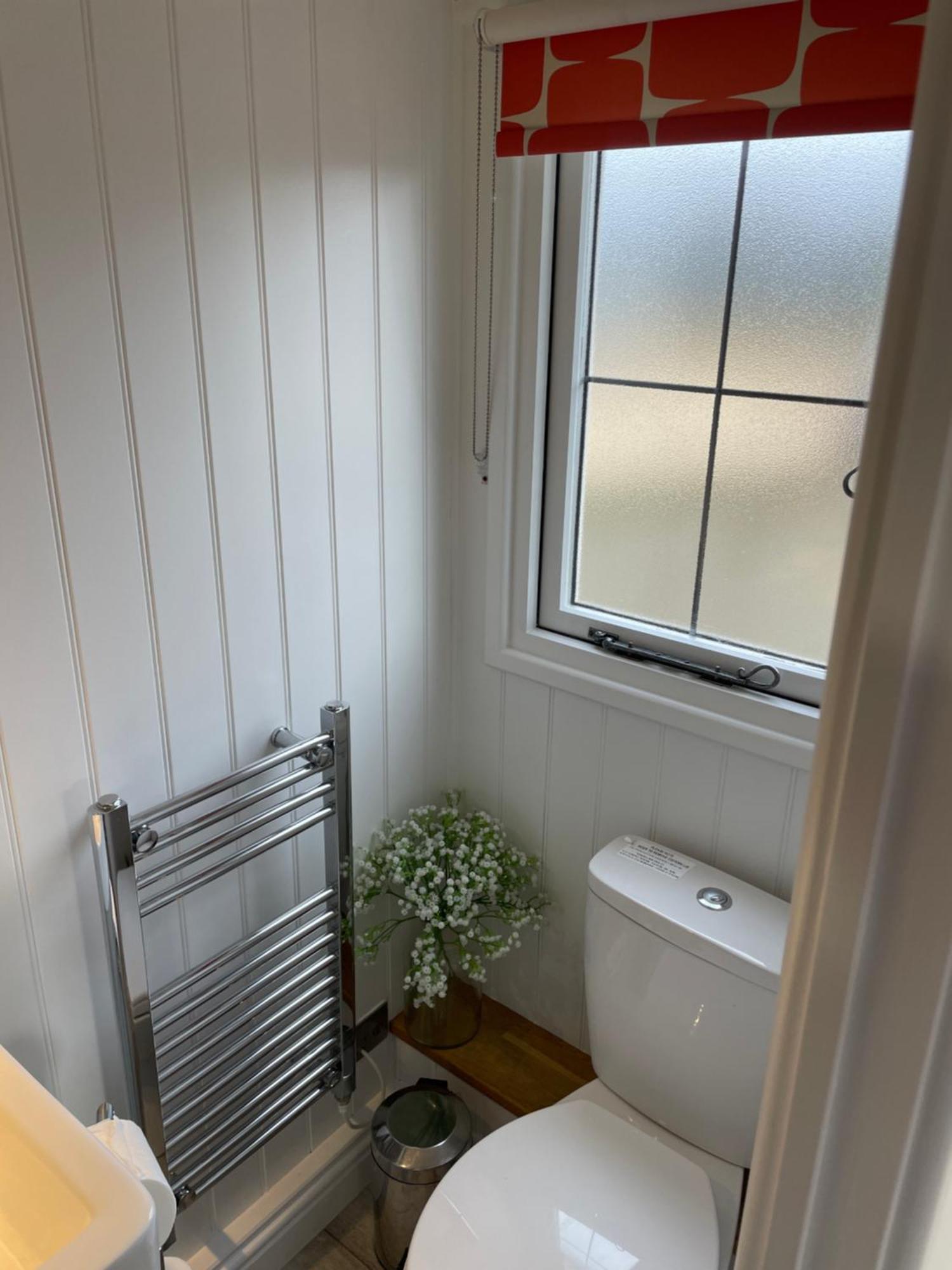 The Shepherd'S Hut Mixbury Екстериор снимка